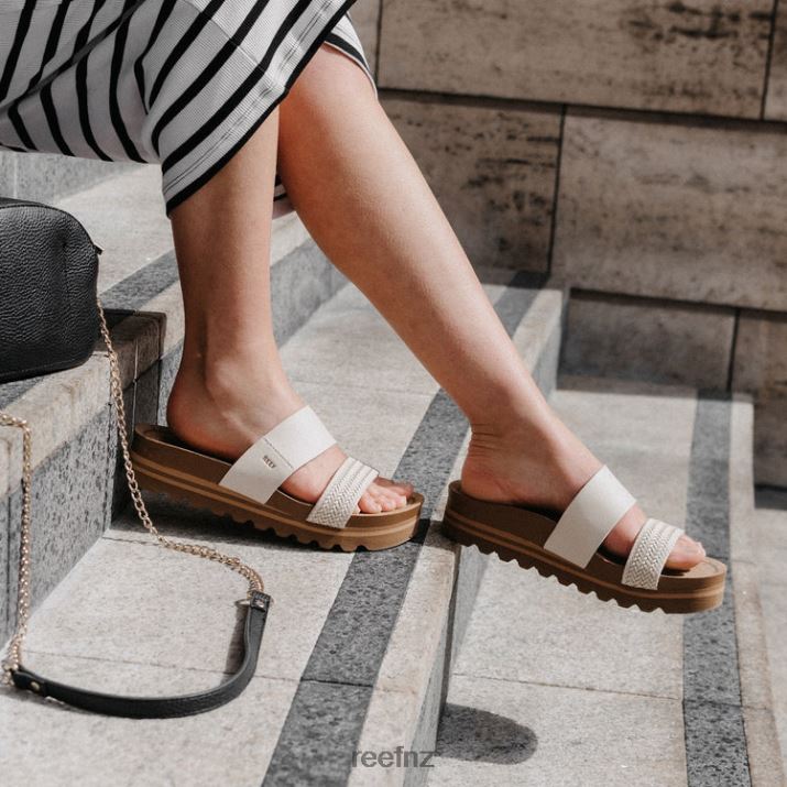 Reef Shoes NZ 62JVZ18 - Cushion Vista Hi Women White Braid Reef
